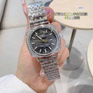 钢带 劳力士 32Mm精致小表女款爆款推荐 设计显出独特高贵优雅女神气质！小牛皮 钢带搭配蝴蝶扣，不显浮华的风格广受女神喜爱，逐渐深刻人心，工艺精湛，糅合尊贵、