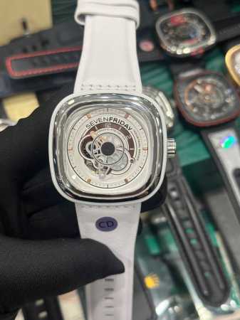 独家实拍图 原单品质七个星期五 Seven Friday B 02爆款小白 整表利落线条，冷酷金属味道，原单品质 七个星期五 Sevenfriday B 02， - 点击图像关闭