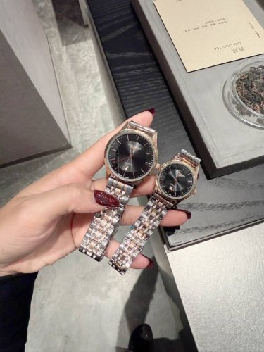 白 金 新款浪琴-Longines 精品情侣腕表 经典三针设计 尊贵大气 绅士风范 卓越品质 热卖全城 采用进口石英机芯 顶级316精钢表壳 进口小牛皮表带 矿