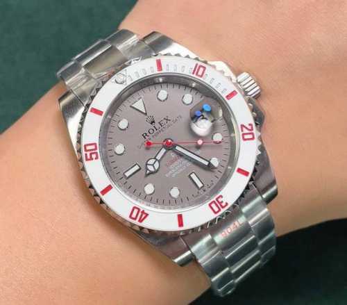 新品首发劳力士rolex Diw Submariner Parakeet 新品定制款sub水鬼，完美呈现！ 1：特别定制碳纤维圈口、渐变绿表盘，Diw赋予水鬼不