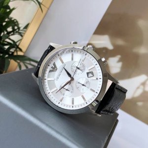 310支持香港、美国直邮 特价全国联保！！正品！正品！Armani 阿玛尼经典休闲商务款，男士皮带手表，白色表盘，三眼设计，小牛皮表带石英表，表盘直径43Mm