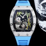 Richard Mille 理查米尔 Rm26-01国宝大熊猫 镶嵌全钻陀飞轮腕表 大熊猫代表着纯真与友善 是备受人们喜爱的一种可爱动物 又被视为和平的象征 大