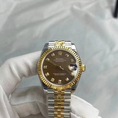 光 钻1170Gs强势回归Gs出彩之作 劳力士蚝式恒动日志型31Mm系列腕表，秀而不媚，恒久优雅！ 蚝式表壳，防水象征 腕表直径31Mm，厚度跟原装一致，数据吻