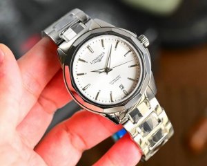 皮带 ，钢带 独家首发 高清实拍 优质产品 沉稳有型 魅力不凡 简约热卖新款 品牌 ：浪琴最新设计三针新品 表带 ：316精钢 真牛皮表带 机芯 ：高端西铁城8