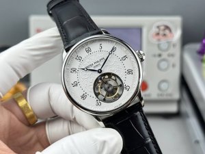 光 -钻 Rms新款陀飞轮 patek philie ，是一家始于1839年的瑞士著名钟表品牌，逾百年来，一直信奉精品哲学，遵守重质不重量、细工慢活的生产原则。