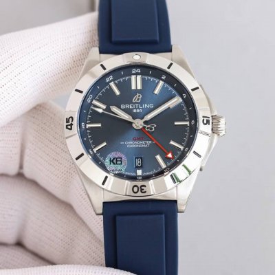 百年灵Breitling，机械计时系列A32398101M1A1！ Chronomat Automatic Gmt 40 重磅来袭！ 1这款双时区腕表盘面简洁凌