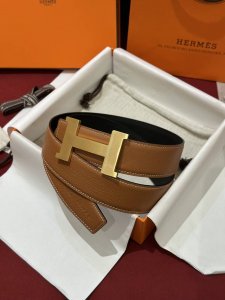 特 Herme℃愛玛士 纯手工完美顶级货 万年经典 法国Epsom皮 搭配:最新 意大利316精钢 真空精度18金 笑脸扣 百搭:男女同款 双面可用... 尺寸