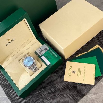 劳力士星期日历型_ Day-Date，经典之王 日志 真真正正的白金款冰蓝钻盘来啦，最顶级版本表盘尺寸40Mm！ 对标正品！非市场通货，支持任意对比，手表搭载瑞