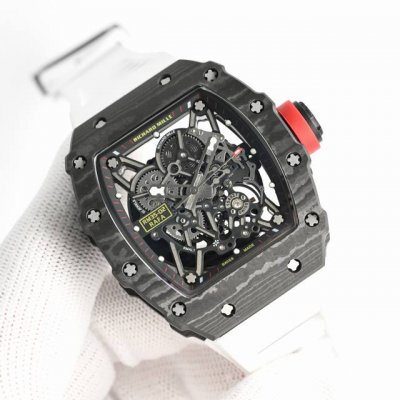 sj出品 一体机芯 白宝石避震 Richard Mille』理查米尔 L88。Rm 35-02 这是该系列第一枚搭载自动上链机芯的作品，并且别出心裁地使用全碳纤