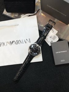 Emporio Armani 石英男表 Ar11186 时尚立体质感 时尚潮流范十足 这款Emporio Armani 腕表 黑色表盘 搭配银色指针 简约大气