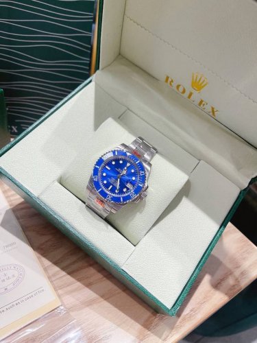高品质Rolex劳力士 绿水鬼 机械机芯 精钢市场高版本 凭借买版、表径39Mm不断改进的钻研精神，特别是五大神器的业界认可，表径目前销量一直成上升趋势预定款式