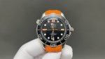 Ovs新品全新海马 米潜水表橙针款 橙色已成为欧米茄潜水表的标志性颜色 这一经典醒目的颜色不仅提升了腕表在水下的可读性和安全性，更让海马腕表呈现出独特的活力与美