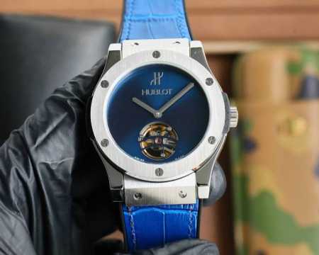 白壳 玫黑 恒宝 Hublot 玻璃 45Mm*13Mm 头层牛皮表带 原装扣 全自动机械机芯 浓浓的金属酷感 始终带给你视觉上的冲击 - 点击图像关闭