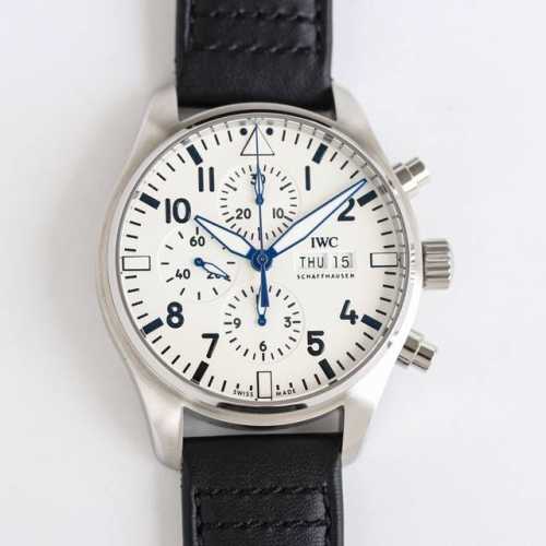iwc 万国 43Mm 快拆表带 飞行员系列Iw378003. R29 1.腕表采用玫高科技镀金，做工成熟，线条清晰而富有立体感，颜色搭配和谐，非常百搭。 2.