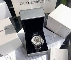Armani 阿玛尼Ar1980机械男士腕表 支持香港、美国直邮 正品！全国联保！Armani 阿玛尼Ar1980机械男士腕表。前后镂空设计。表盘尺寸43Mm。