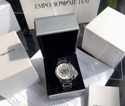 Armani 阿玛尼Ar1980机械男士腕表 支持香港、美国直邮 正品！全国联保！Armani 阿玛尼Ar1980机械男士腕表。前后镂空设计。表盘尺寸43Mm。