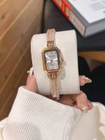 劳力士Rolex 钻丁古董表，劳家小方表 石英机芯，整体质感和气质都变了，精致感Upup原装扣表带，搭配小巧壳形，上手效果完美！尺寸24Mm