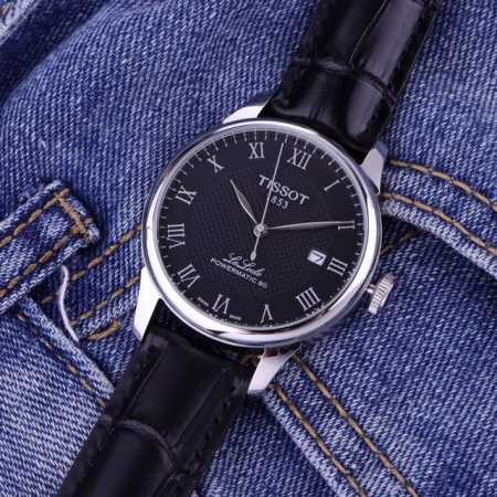 钢+10金玫+20 天梭-Tissot 作为无数人第一枚腕表的首选品牌，天梭力洛克系列也同样具有该品牌精髓之作、销售榜首的系列之一 机芯 全自动机械机芯，修正原 - 点击图像关闭