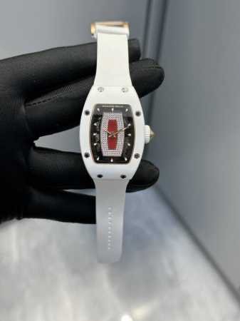 理查德米勒 目前最好品质 除真金真钻外 就这个品质最好 价高 图3表扣带钻 图4表孔是小孔 图5.6表壳薄 - 点击图像关闭