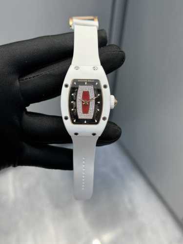 理查德米勒 目前最好品质 除真金真钻外 就这个品质最好 价高 图3表扣带钻 图4表孔是小孔 图5.6表壳薄