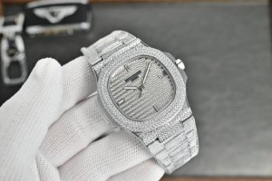 pdf Factory 满天星来袭！ 统一价 百达翡丽patek philippe Nautilus 5719系列顶配满钻腕表 尺寸：40Mmx8.7Mm 机芯