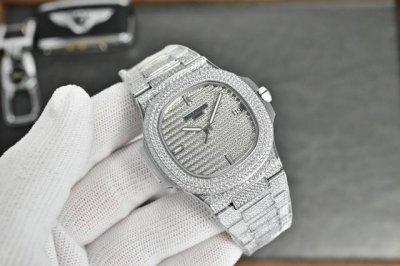 pdf Factory 满天星来袭！ 统一价 百达翡丽patek philippe Nautilus 5719系列顶配满钻腕表 尺寸：40Mmx8.7Mm 机芯