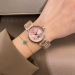 Lv Lv Lv Lv路易威登尺寸：33Mm，厚度：9Mm顶级钻每一颗都是手工镶的，精选钢带，让手表看起来更加有档次，给你一个满意的手表