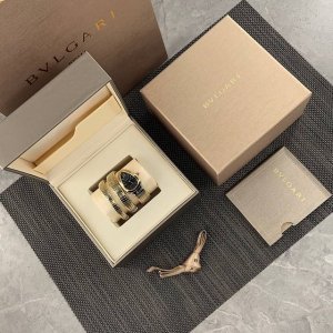 独家实拍Bvlgari宝格丽 Serpenti Spiga 蛇终极版 期待已久 35Mm 历时2年时间打造的完美专柜版本 配全套独家专柜包装发售 钢白表壳 蓝宝