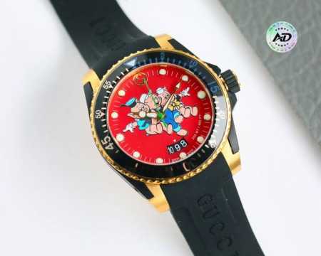 白 金 原单品质-古驰 Gucci新款中性潜水表，40 Mm表径，以品牌标志性“猫”图案和夜光显示为表盘。应用不锈钢材质，经缎面拉丝润饰，并搭配与表盘配色一致的 - 点击图像关闭