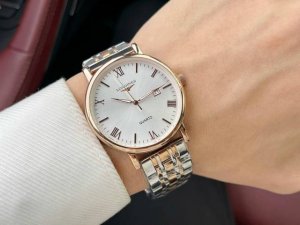 白皮 .金 .钢20浪琴-Longines 情侣对表 原装进口石英机芯 316L精钢表壳 直径男39Mm女29Mm 厚8Mm如果今天的阳光停止了它耀眼的光芒 那