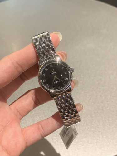 清雅内敛 Omega黑银蝶飞稳稳百搭王 精致温柔的小姐姐选它选它选它 立体罗马刻度 经典复古