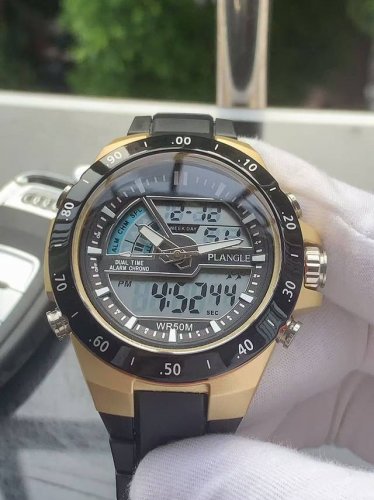 品牌：铂天使-plangle精品男士腕表，简约三针数字显示设计，高级瑞士Vk石英机芯，尺寸：43Mm厚12Mm，顶级进口黑色钢带，装配原装表扣