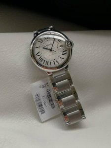 V6臻品：卡地亚蓝气球系列W69012Z4腕表 精钢-银白色表盘，镀银扭索雕纹表盘，剑形蓝钢指针，全自动机械，42.1毫米 ，致敬逆行者，天佑全球！