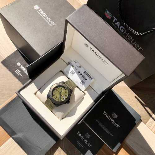 超级硬货！帅气军绿色！Original Tagheuer,泰格豪雅竞潜系列机械表，专柜 0+。 ～43Mm表径，蓝宝石镜面，超强夜光指针，原装瑞士机芯，支持拆机