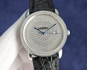 卡地亚 Cartier 伦敦满天星系列，精品男士腕表，经典大三针设计，尊贵大气，绅士风范，卓越品质，热卖全城。采用进口西铁城8215全自动机械机芯 零返修 ，顶