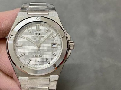 V7厂 七星推荐之 Ingenieur工程师腕表 在 年 Watches & Wonders Geneva 推出新一代 Ingenieur 工程师腕表，由杰罗尊