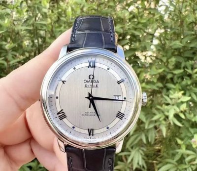 品牌 Brand：欧米茄 Omega 系列 Model：碟飞 De Ville 型号 Reference：424.13.40.20.02 3 机芯 Moveme