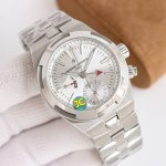 tw新品江诗丹顿纵横四海7900V系列腕表 顶级奢华的经典型41Mm钢表壳线条流畅质感细腻，可与表链完美链接，表身后表带上烙印江诗丹顿马耳他十字标志，旭日纹缎面