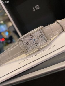 白 金 钢带10满钻罗马 2022最火浪琴超好看的 小姐姐们赶紧入手 浪琴-Longines戴卓维纳系列 精致两针半女士腕表 316精钢表带 直径33*22Mm