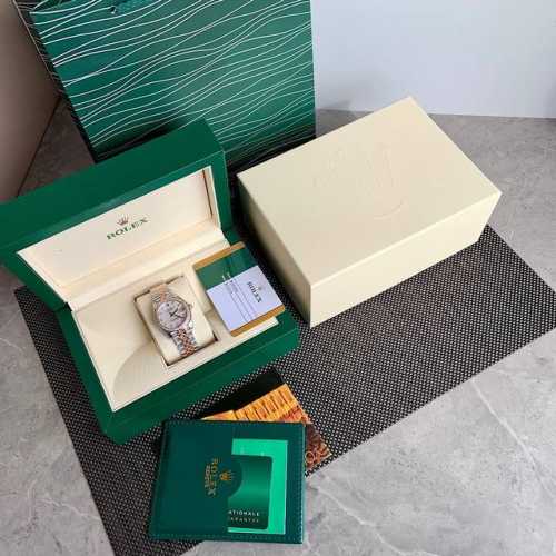 劳力士rolex女款蚝式日志型腕表！表壳直31毫米。采用904L不锈钢来锻造，具备高抗腐蚀性。搭配劳力士定制版2236蓝游丝全自动机械机芯性能极为稳定，抗震力强