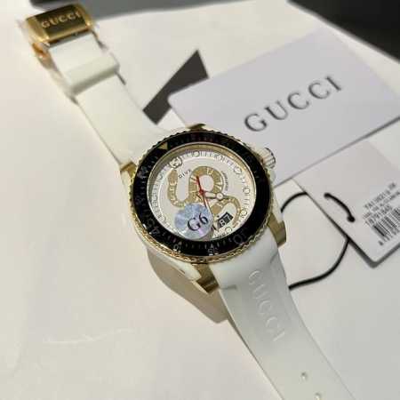 白壳 金壳 升级版 原单品质 值得信赖 古驰 Gucci新款中性潜水表 时尚不失大气 男女皆宜 40 Mm表径 以品牌标志性 猫 图案和夜光显示为表盘 应用不锈 - 点击图像关闭