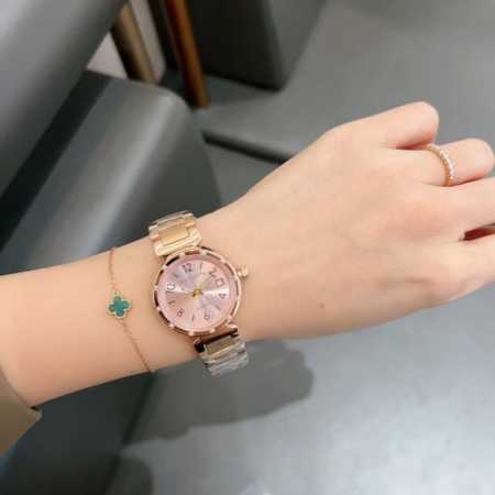 Lv 路易威登 三针女款超火款蓝宝镜面，进口石英，不锈钢316精工外壳，整体好看，显得格外优雅！ - 点击图像关闭