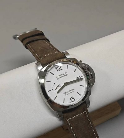 panerai沛纳海 Luminor Due 庐米诺杜尔系列 自动机械机芯 30米防水 男表 瑞表 38Mm 白色表盘 精钢表壳 皮革表带 pam01043