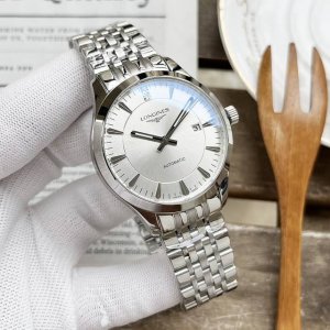 银 金 钢带+20浪琴 Longines 精品男士腕表，经典大三针设计，尊贵大气，绅士风范，卓越品质，热卖全城。采用全自动机械机芯，顶级316精钢表壳，进口小牛