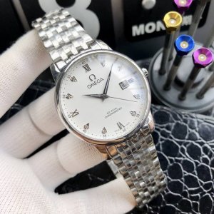 白壳430 金壳450 钢30 品牌：欧米茄----尊贵高端男表 ！奢华大气类型，精品顶级男士腕表，顶级机械机芯 (稳定）顶级316精钢（耐用）矿物质超强镜面玻