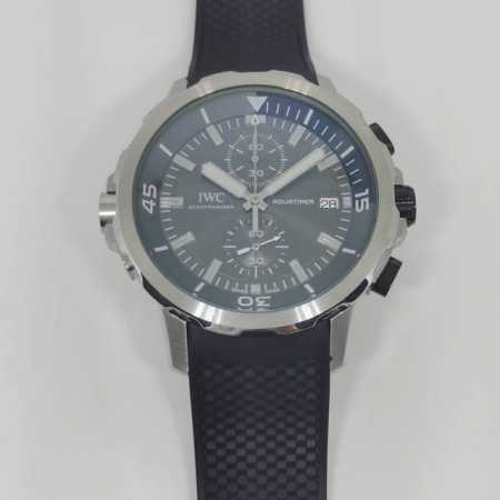 620品牌:万国Iwc 款式:精品男士计时石英表 系列:海洋时计系列 尺寸:直径47Mm,厚度13Mm 表壳:316L精钢壳 表镜:镀膜玻璃 表盘:灰色面 表底 - 点击图像关闭