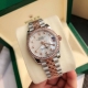 劳力士Rolex女款蚝式日志型腕表！表壳直31毫米。采用904L不锈钢来锻造，具备高抗腐蚀性。搭配劳力士定制版2236蓝游丝全自动机械机芯性能极为稳定，抗震力强