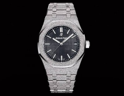 白 -金 Omf 出品，爱彼皇家橡树41Mm霜金定制版本 0，机芯4302版本，钢王贵族 持久动力数量不多，采用正品结构和装表方式，与正品一致，尺寸为41毫米！