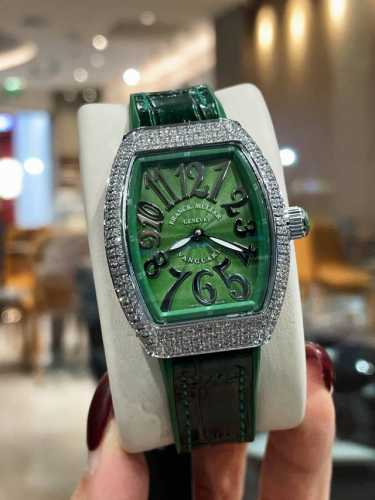 Franker Muller_法兰克穆勒 V32酒桶系列 奢华镶嵌钻石经典数字面搭配橡胶真皮带 镶钻扣子 进口机芯 真空电镀 亮度高，更耐带 百搭衣橱 多种风格