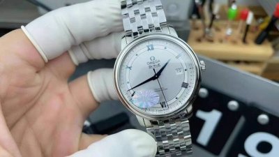 Omega 欧米茄 轨道蝶飞 ～